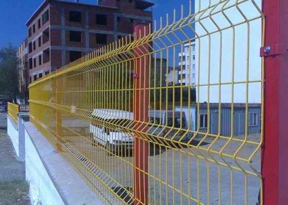 China A malha soldada do jardim que cerca 50*200/que dobra o PVC revestiu a rede de arame fornecedor