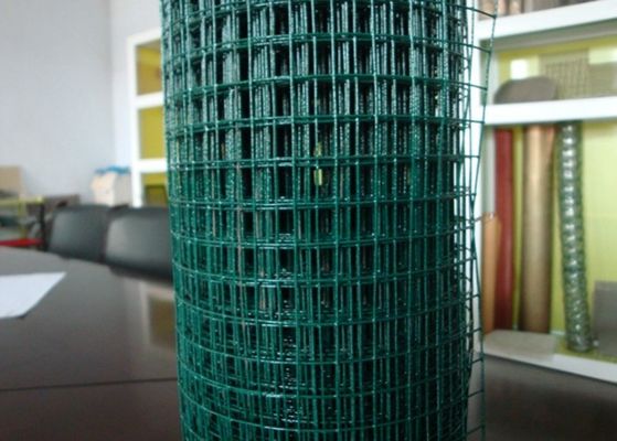 China O PVC revestiu a malha de aço que cerca a obscuridade dos painéis - esverdeie para o tamanho animal da gaiola 50X150 fornecedor