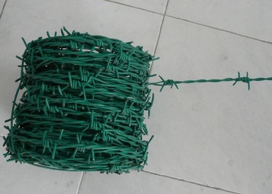 China Proteção verde da bobina do rolo do arame farpado da segurança para o limite da grama fornecedor