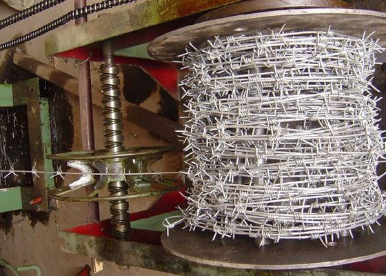 China Zinco que chapeia o fio farpado da fita, diâmetro de aço do rolo 1.0-3.5mm do arame farpado fornecedor