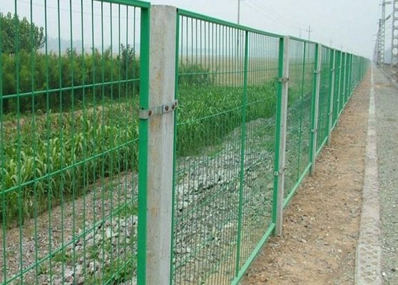 China A escola/estrada soldou os painéis da cerca da rede de arame com o vândalo resistente fornecedor