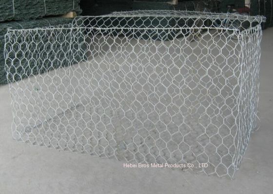 China Rede de fio tecida sextavada galvanizada mergulhada quente para a gaiola das aves domésticas fornecedor